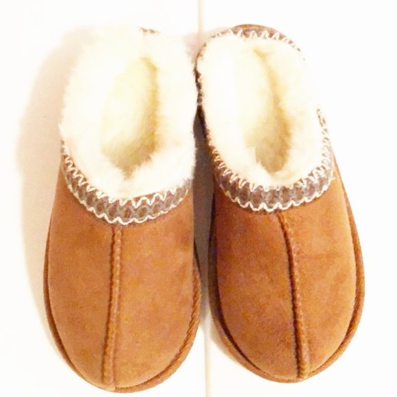 Zune Other - Slippers girls sizes 13M or 1M new Zune man made materials faux fur lined